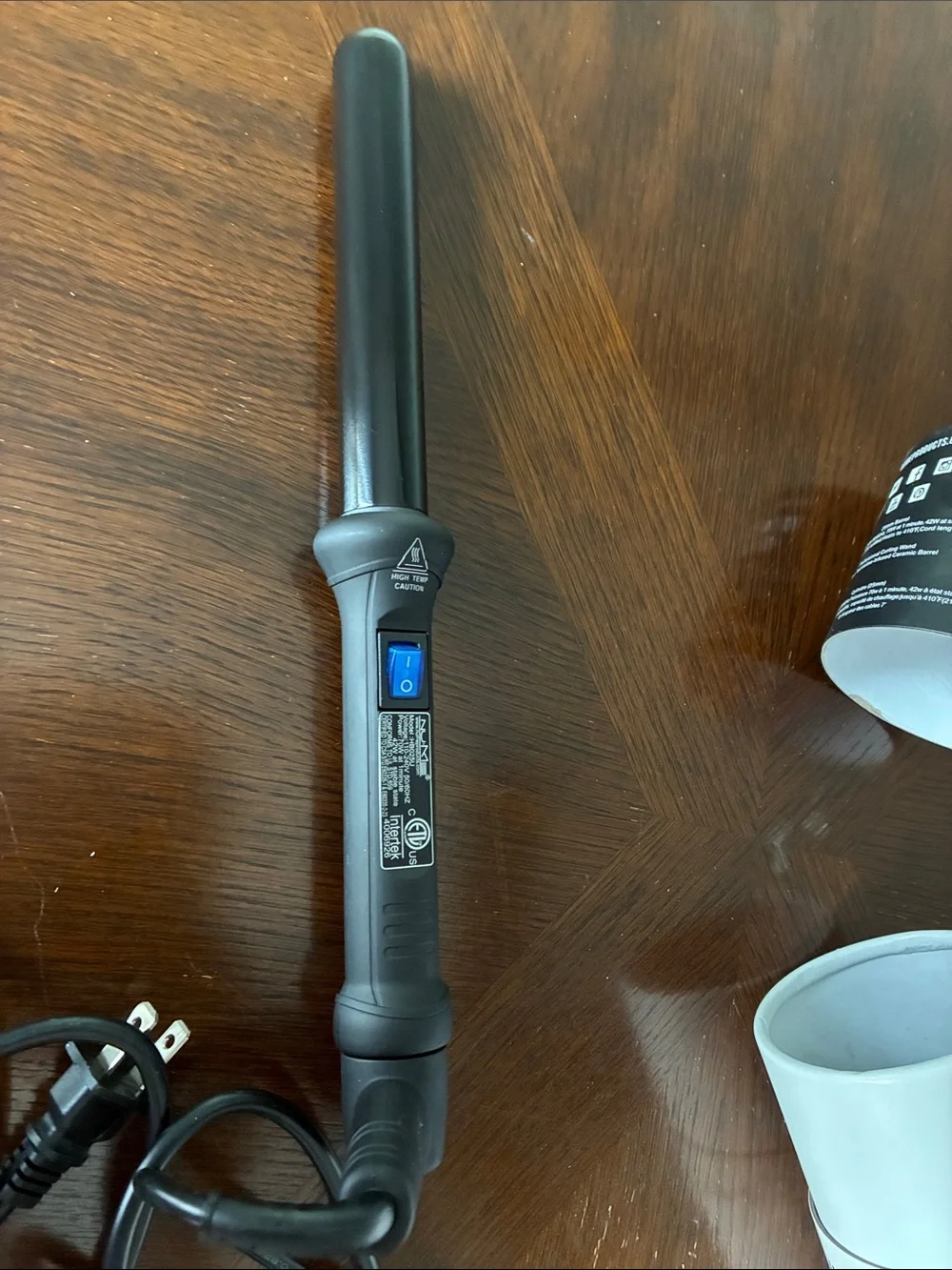 NuMe 25mm Classic Curling Wand in Black with glove